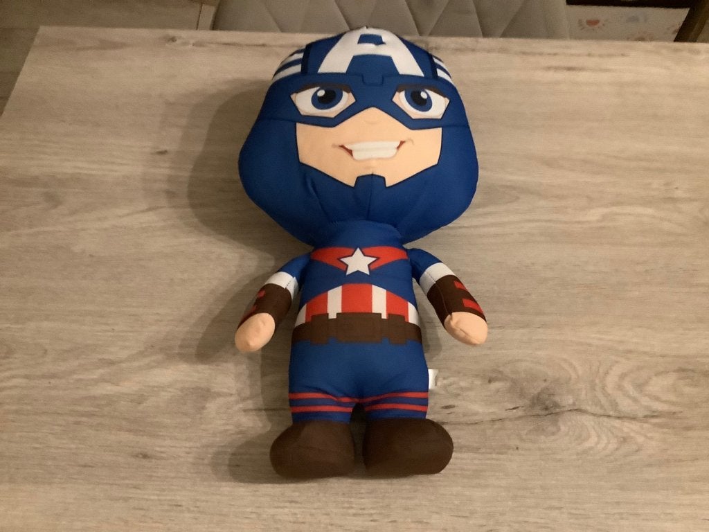 Personnage en peluche Marvel Captain America (42 cm), Enlèvement ou Envoi, Overige karakters, Autres marques, Comme neuf
