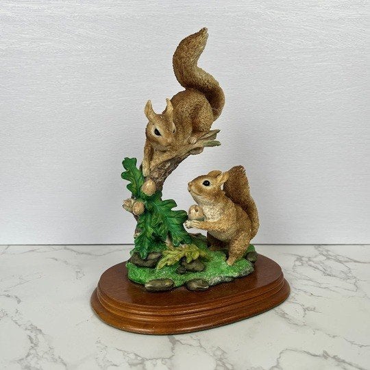 Sculpture jouant aux écureuils (Collection Leonardo), Collections, Envoi, Comme neuf, Animal