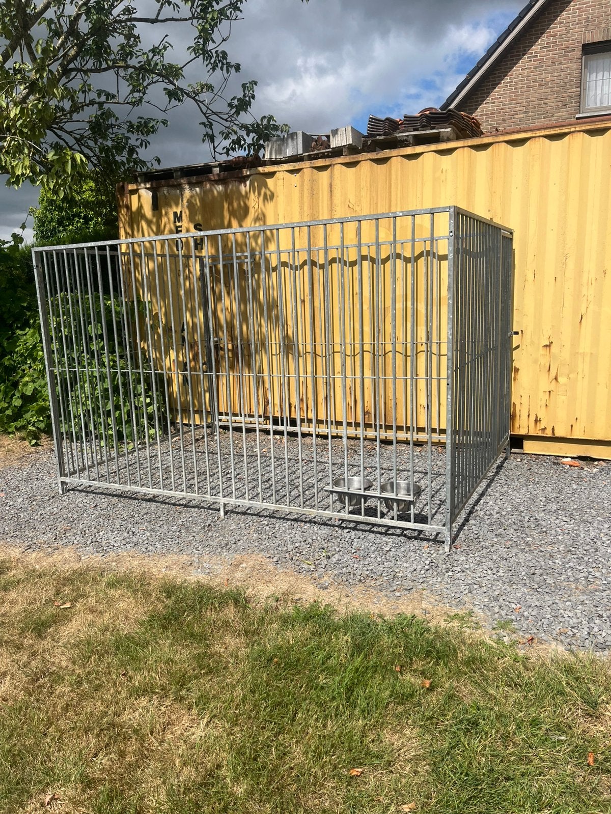Kennel, Dieren en Toebehoren, Ophalen, Zo goed als nieuw