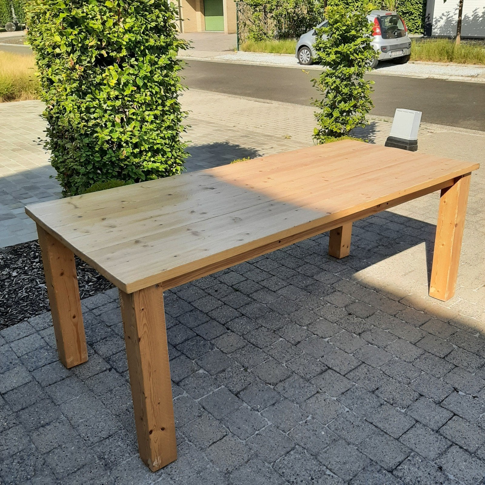 stevige  houten eettafel, Ophalen