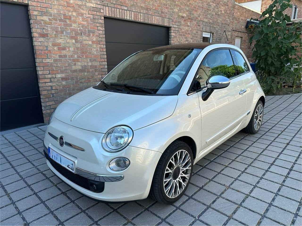 fiat 500 hatchback met veel opties en maar 19.300 km, 4 zetels, Euro 6, Beige, Leder