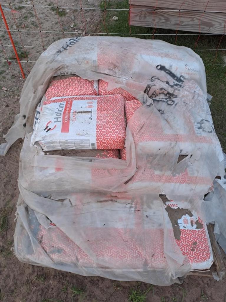 Zakken HOLCIM cement 25kg, Doe-het-zelf en Bouw, Ophalen, Zo goed als nieuw, Beton