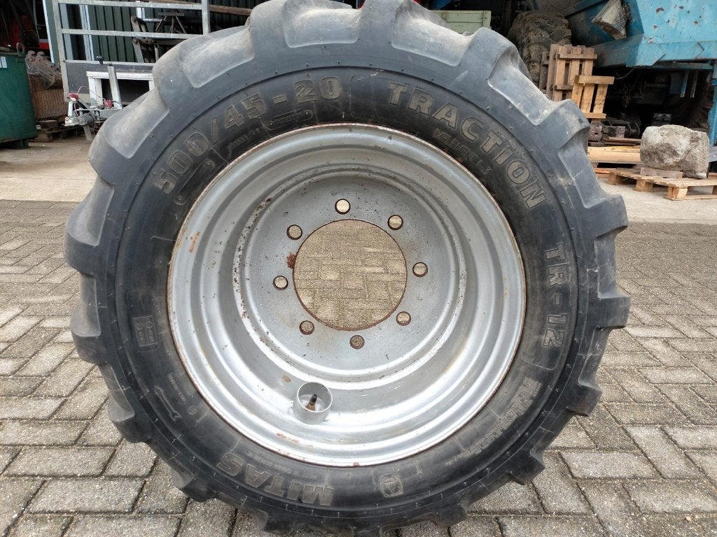 Mitas band 500/45-20 op velg gebruikt, Enlèvement