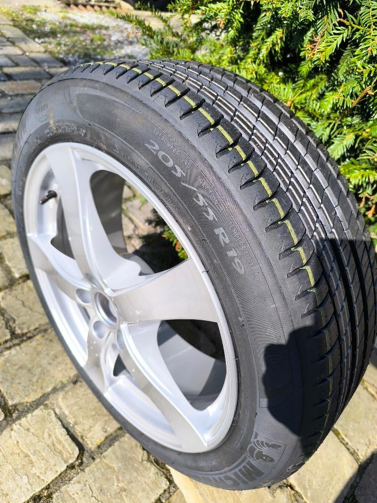 Pneu Michelin 205 / 55 R19 et jante ALU, Autos : Pièces & Accessoires, Neuf, Pneus et Jantes, Véhicule de tourisme, Pneus été