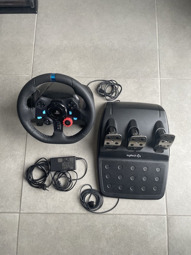 Logitech G29 Driving Force racestuur + pedalen – PS4/PS5/PC, Ophalen of Verzenden, Zo goed als nieuw, Stuur of Pedalen, PlayStation 4