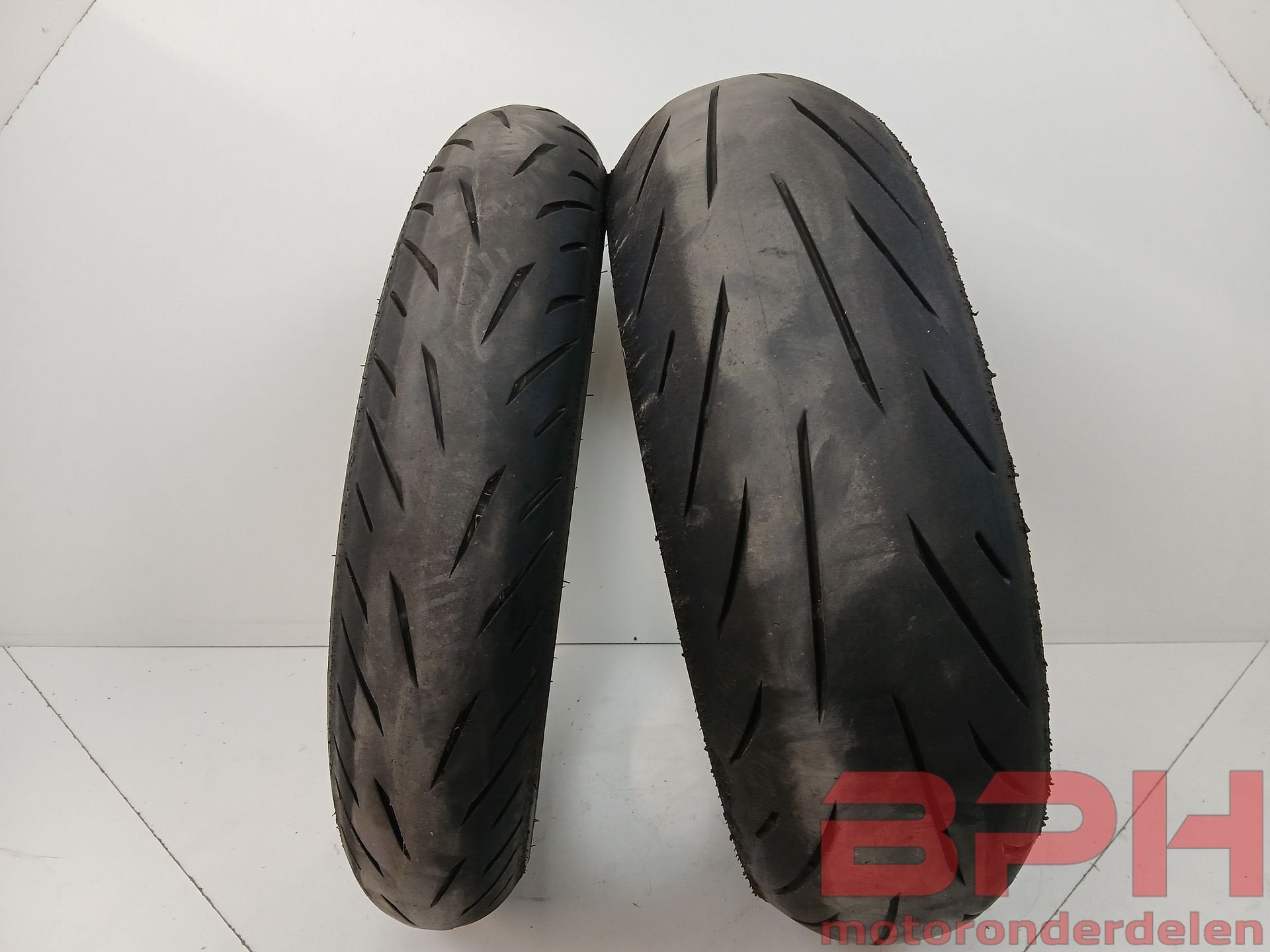 Gebruikte motorbanden Bridgestone Hypersport S22 120/70/17 /, Motos, -, Utilisé, -, -