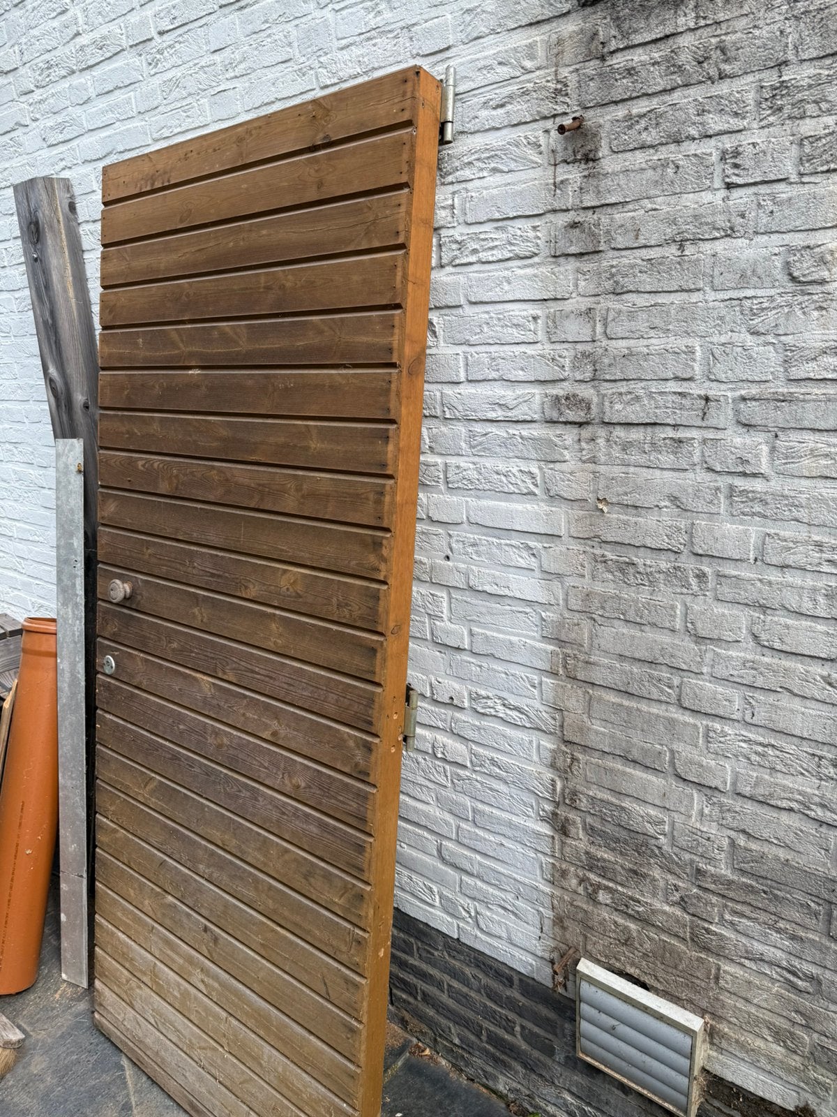 Houten deur met drie scharnieren met slot, Ophalen, Zo goed als nieuw
