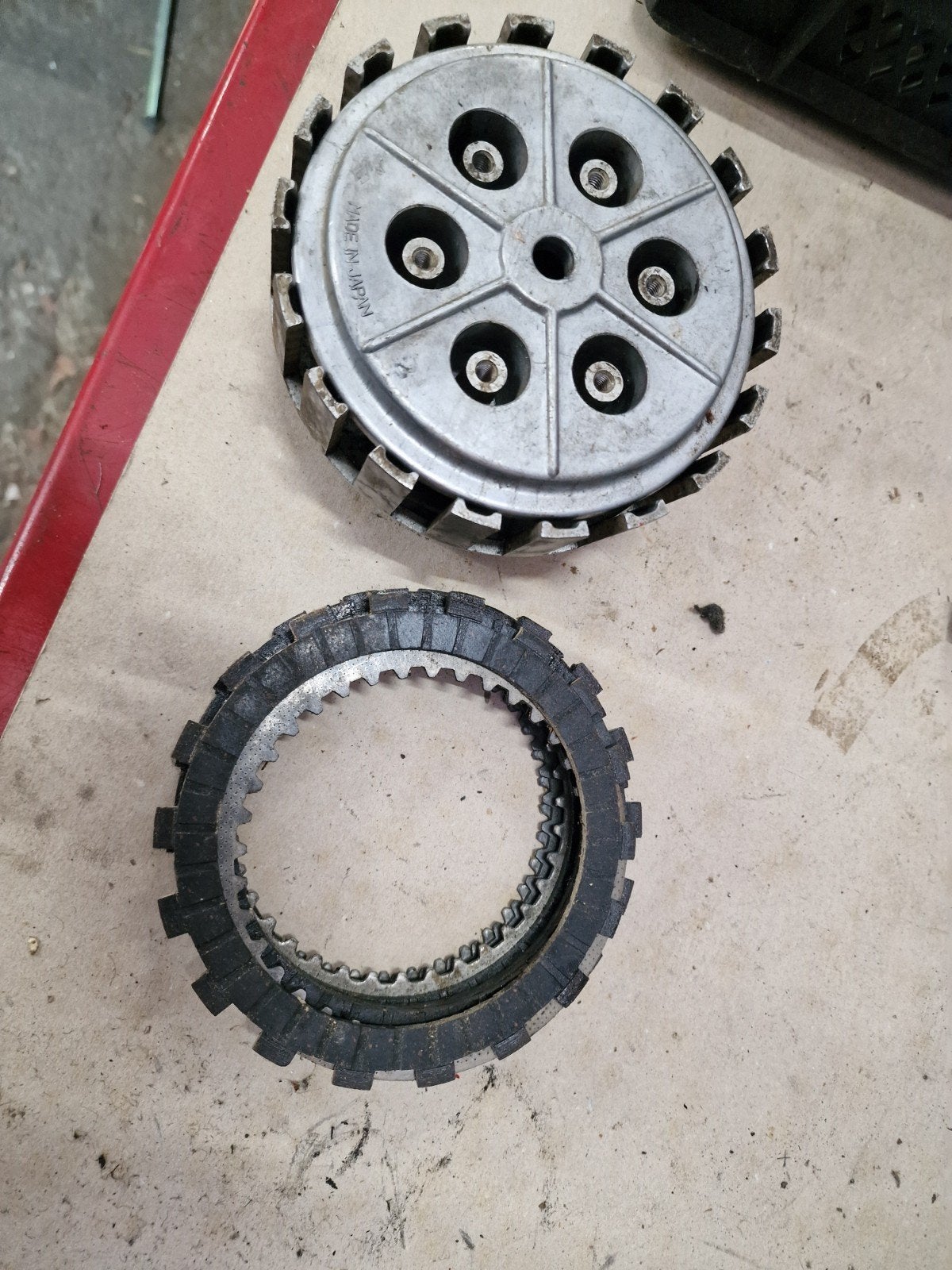 Embrayage Suzuki T250 GT250 en bon état., Enlèvement