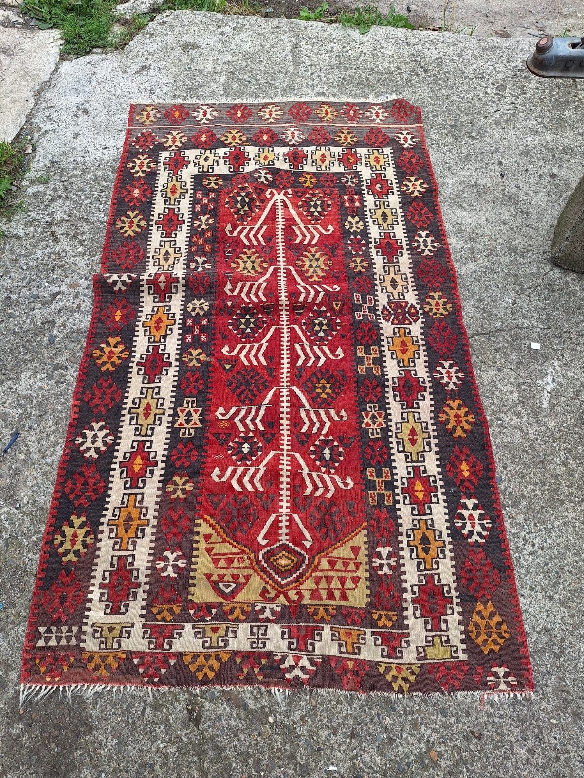tapis kilim traditionnel d’Anatolie aux teintes rouges et no, Antiquités & Art, Enlèvement ou Envoi
