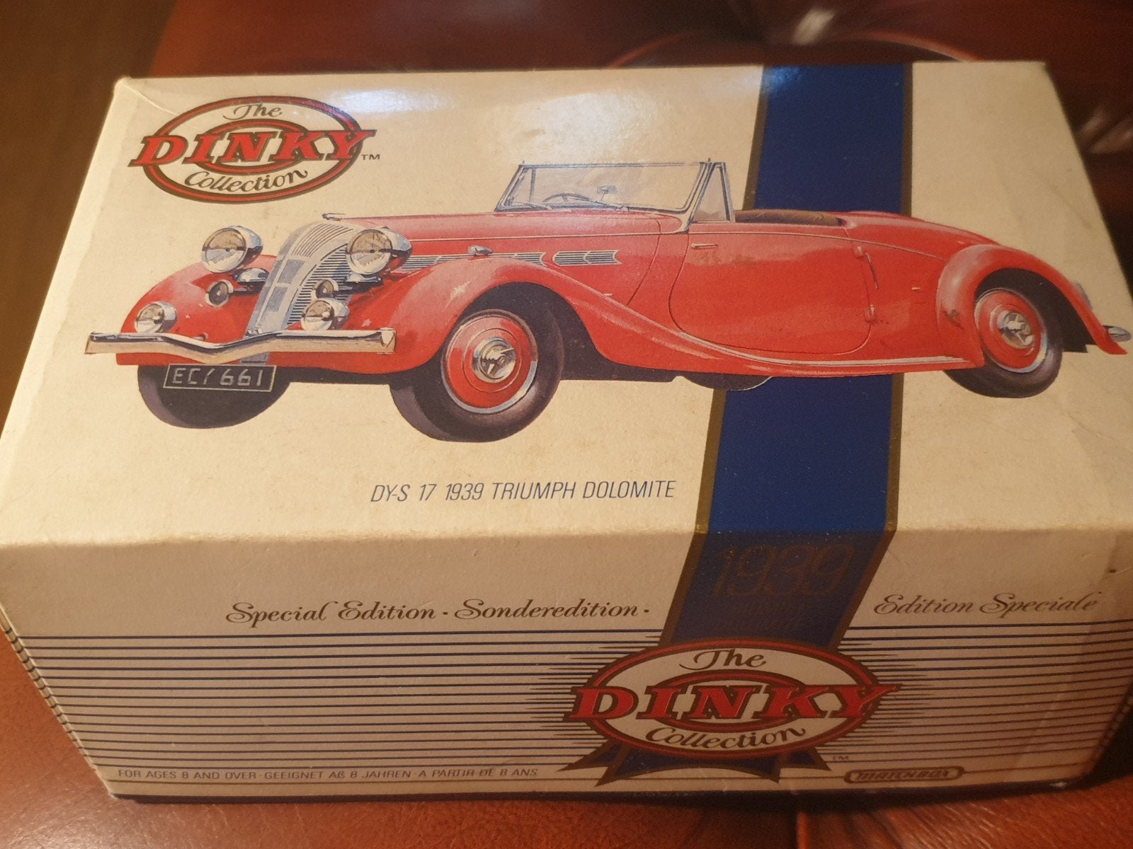 La collection Dinky, Triumph Dolomite de 1939, Enlèvement