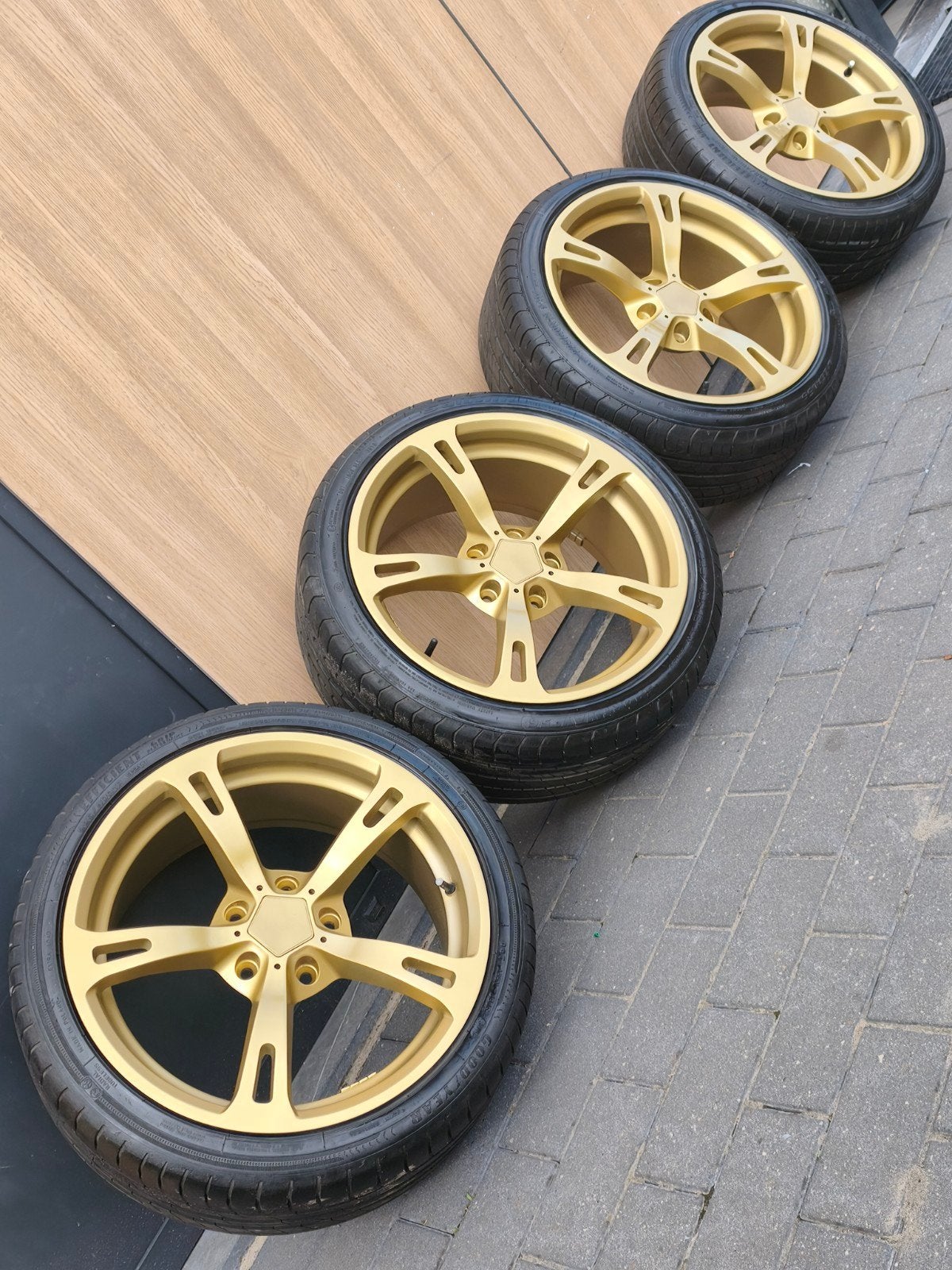Bmw E46/5x120/ velgen met banden 225/40/18 inch, Hobby & Loisirs créatifs, Modélisme | Voitures & Véhicules, Enlèvement