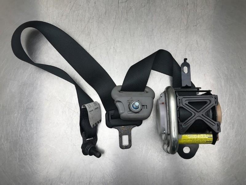 CEINTURE DE SECURITE AVANT DROIT Mitsubishi Outlander (CU), Autos : Pièces & Accessoires, Info@mitsubishi-motors.de, MITSUBISHI