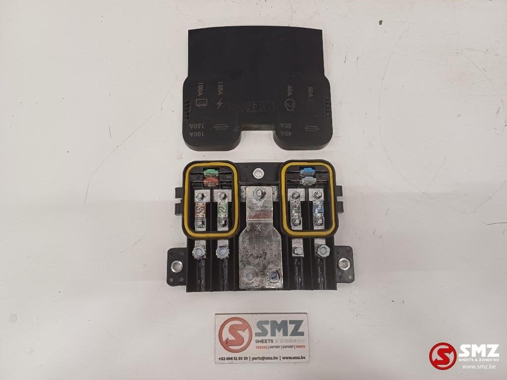Fuse box Caterpillar