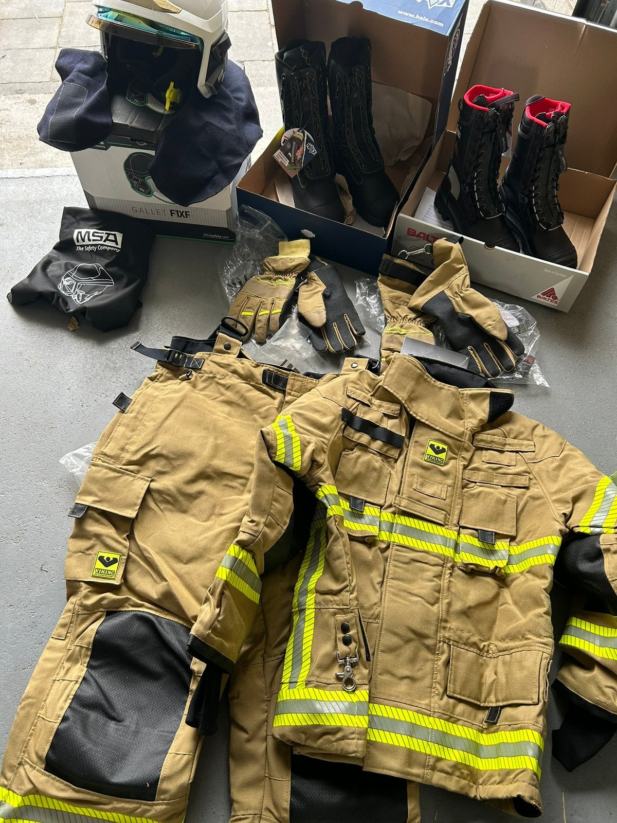Brandweerpak broek jas laarzen handschoenen brandweer, Doe-het-zelf en Bouw, Ophalen of Verzenden, Nieuw