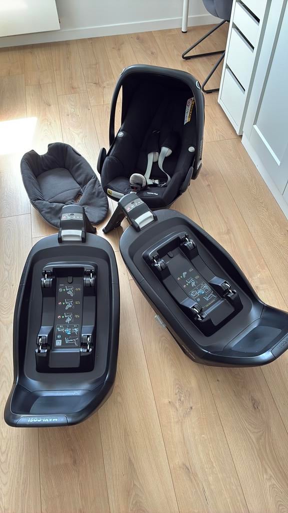 Maxi cosi met 2 isofix en verkleinkussen, Dossier réglable, Enlèvement, Utilisé, Isofix