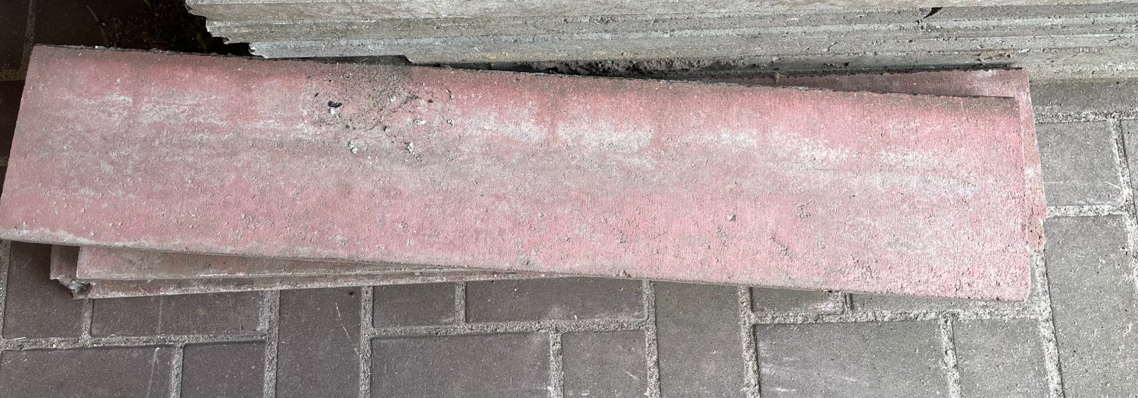 Rode betonnen boordstenen, Enlèvement, Utilisé, Béton, Bordure