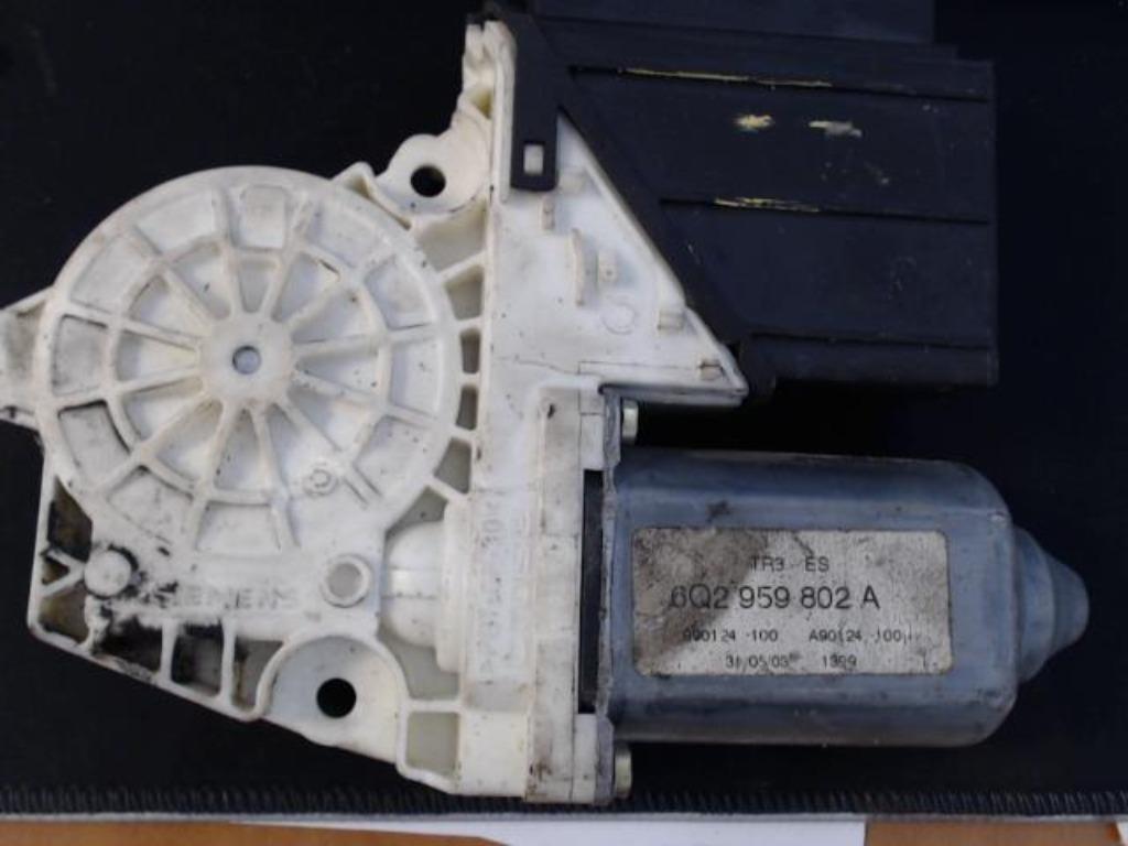 Moteur lève vitre avant gauche VW POLO 4 2002-2005 LP/13514, Enlèvement ou Envoi, Utilisé