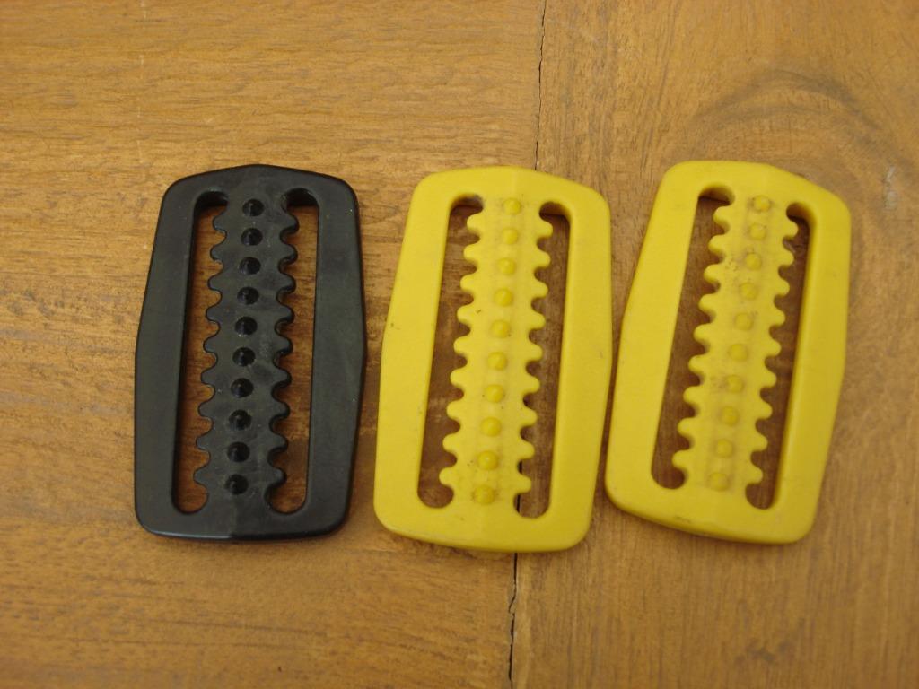 Attaches / fixation plomb ceinture 2 jaunes et une noire En, Enlèvement ou Envoi, Utilisé, Autres types
