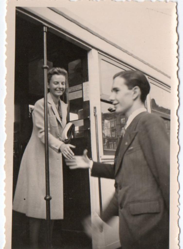 Alex Delvaux (trois photos du début des années 1940), Collections, Enlèvement ou Envoi, Photo, Utilisé, 1940 à 1960