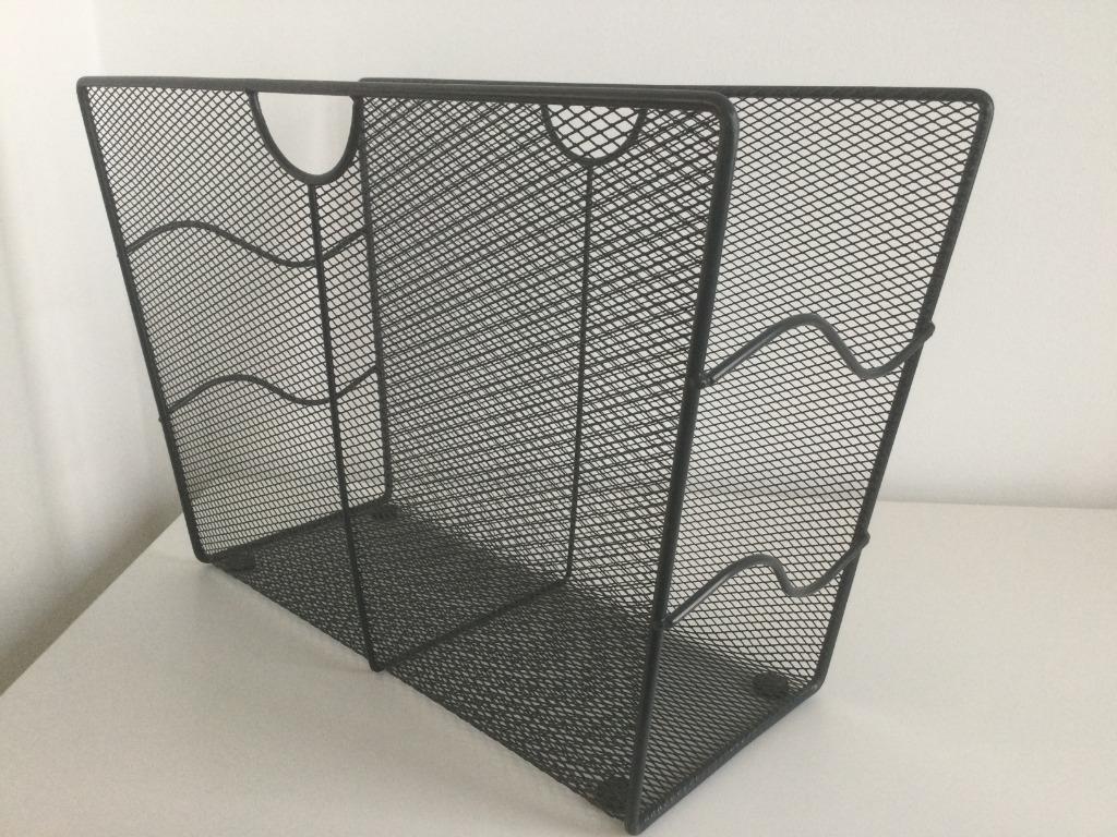 Metalen tijdschriftenhouder, Ophalen