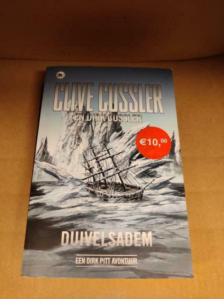 Clive & Dirk Cussler - Duivelsadem, Ophalen of Verzenden, Gelezen