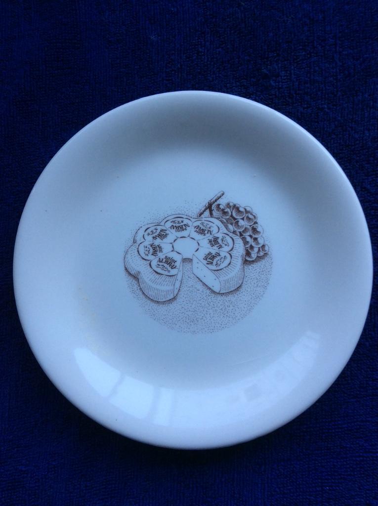 ASSIETTES A FROMAGE., Maison & Meubles, Enlèvement ou Envoi, Comme neuf, Assiettes(s)