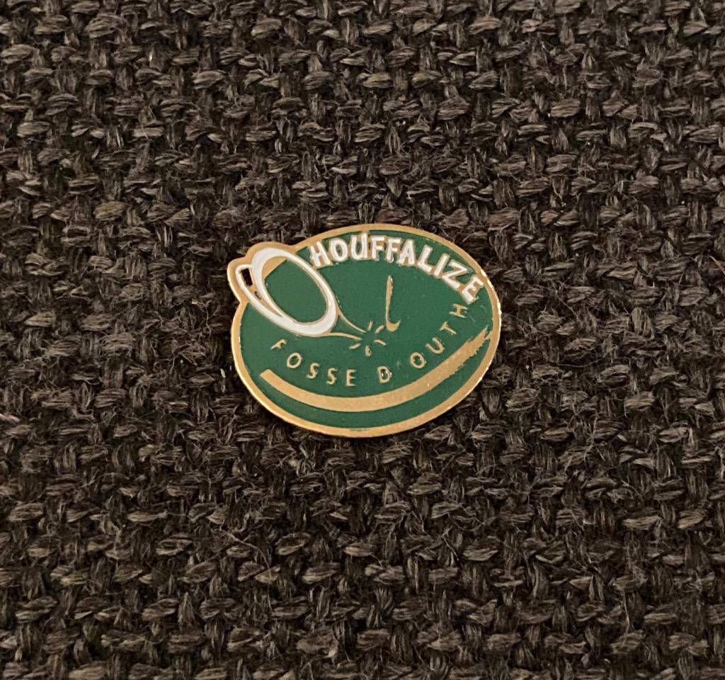 PIN - HOUFFALIZE - FOSSE D'OUTH, Envoi, Utilisé, Ville ou Campagne, Insigne ou Pin's