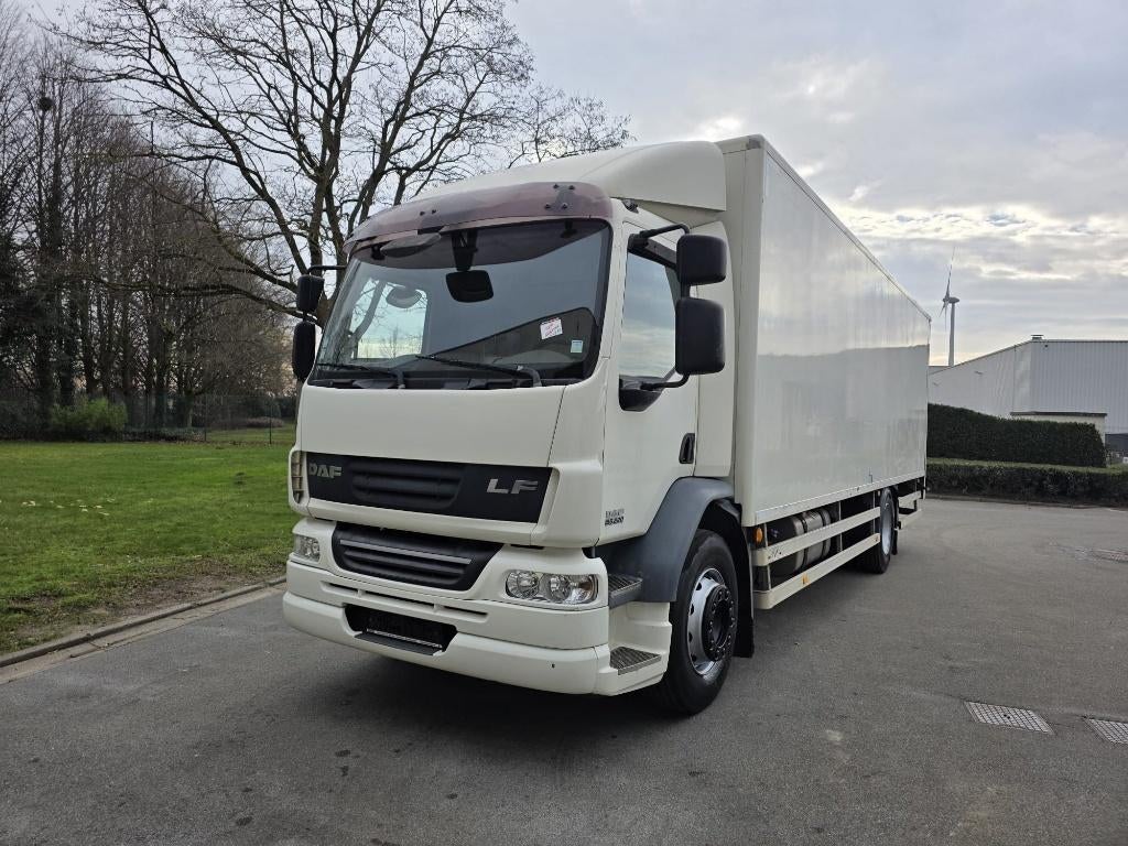 DAF LF 55 220 (Stock ID 64885), Automaat, Euro 5, Parkeercamera, Wit