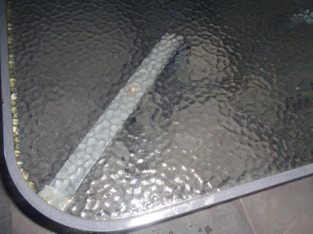 Metalen tafel Bois Le Duc met gehamerd glas en metalen poten, Ophalen, Gebruikt, Rechthoekig, Metaal