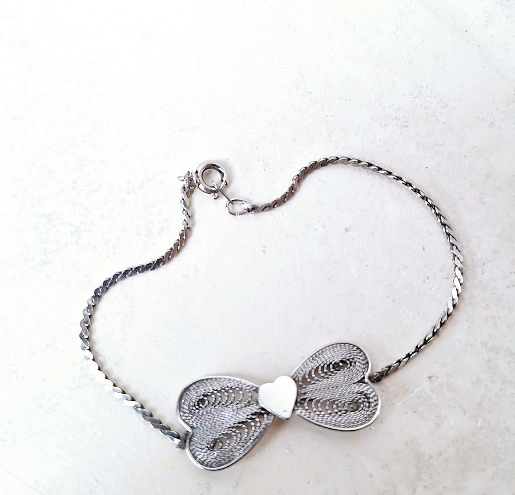 Antiek armbandje hart met filigraan 'vleugels' zilverkleurig, Ophalen of Verzenden, Zo goed als nieuw, Zilver, Zilver