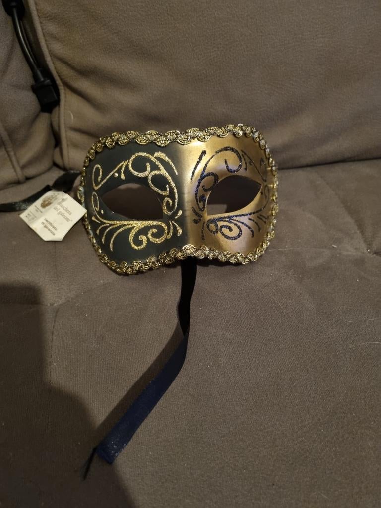 Masque de Venise, Enlèvement ou Envoi