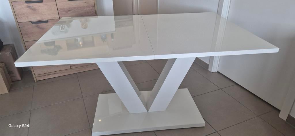 Witte eetkamer tafel heel goede staat, Huis en Inrichting, Tafels | Eettafels, Ophalen