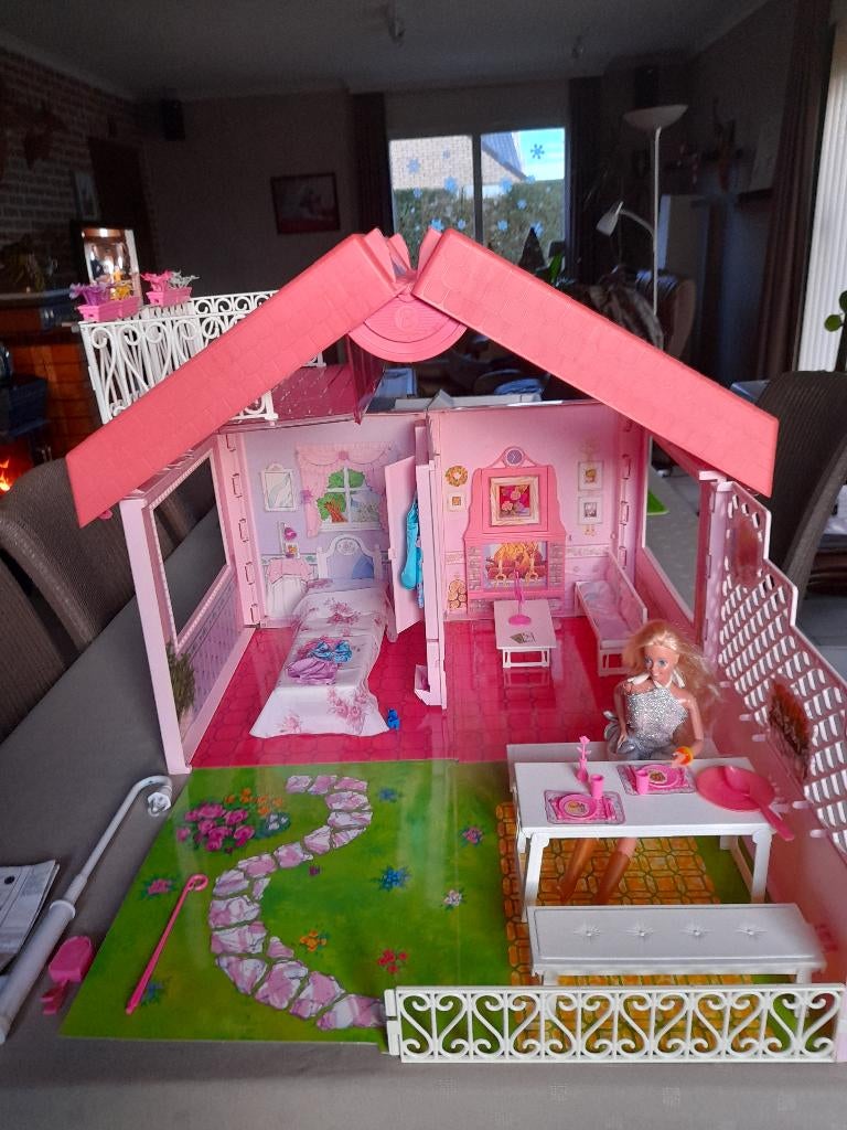 Barbie poppenhuis opplooibaar in koffer, Ophalen, Gebruikt, Poppenhuis
