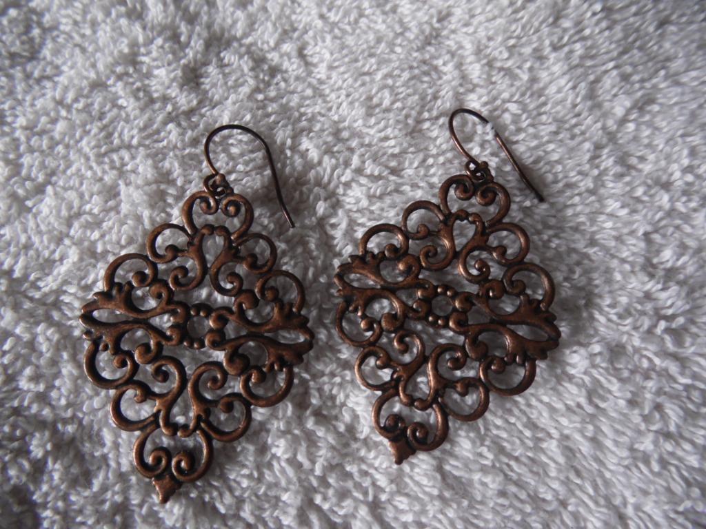 Oorbellen 3, Handtassen en Accessoires, Oorbellen, Overige materialen, Bruin, Ophalen of Verzenden, Hangers