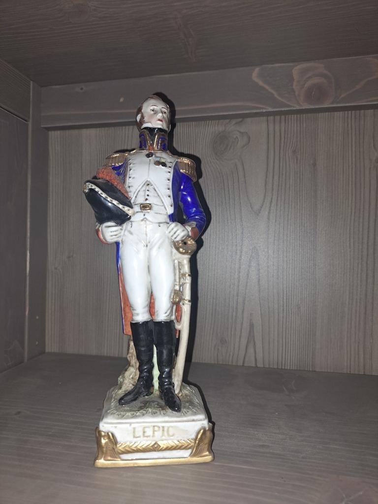 LEPIC, Scheibe Alsbach en porcelaine marquée Napoléon, Antiquités & Art, Antiquités | Porcelaine, Enlèvement