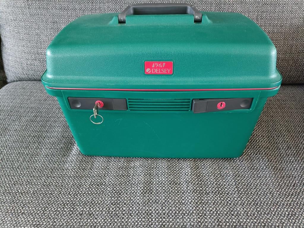 Grote beautycase Delsey met slot, Ophalen, Gebruikt, Met slot