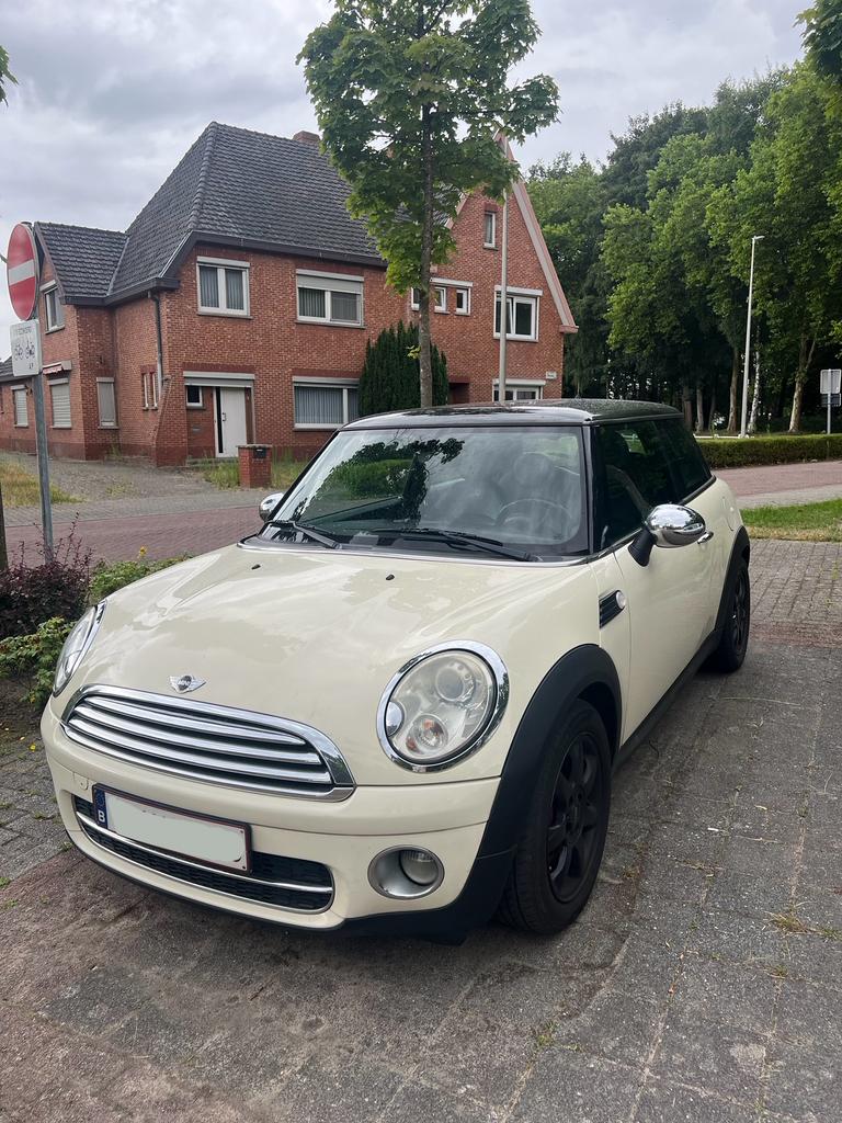 Mini Cooper D HATCHBACK, Autos, Mini, Cuir, Capteur de stationnement, Boîte manuelle, Entretenue par le concessionnaire