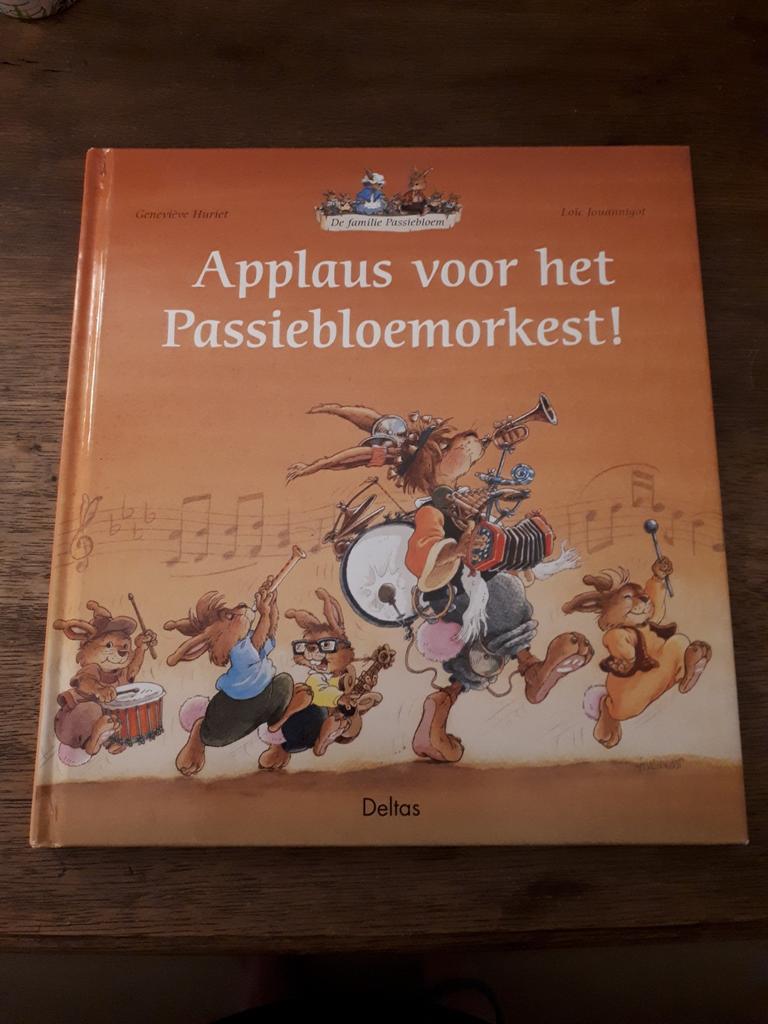 G. Huriet - Applaus voor het Passiebloemorkest, Ophalen of Verzenden, Zo goed als nieuw, G. Huriet, Prentenboek