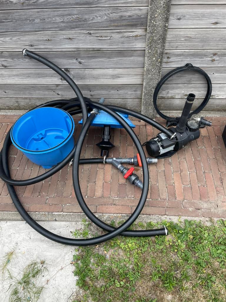 Zwembadfilter+ bolletjes, 2 zonneboilers, zachte ondermat, Ophalen, Zo goed als nieuw, Filter