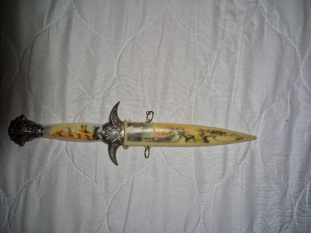 Couteau chinois double lames, Enlèvement