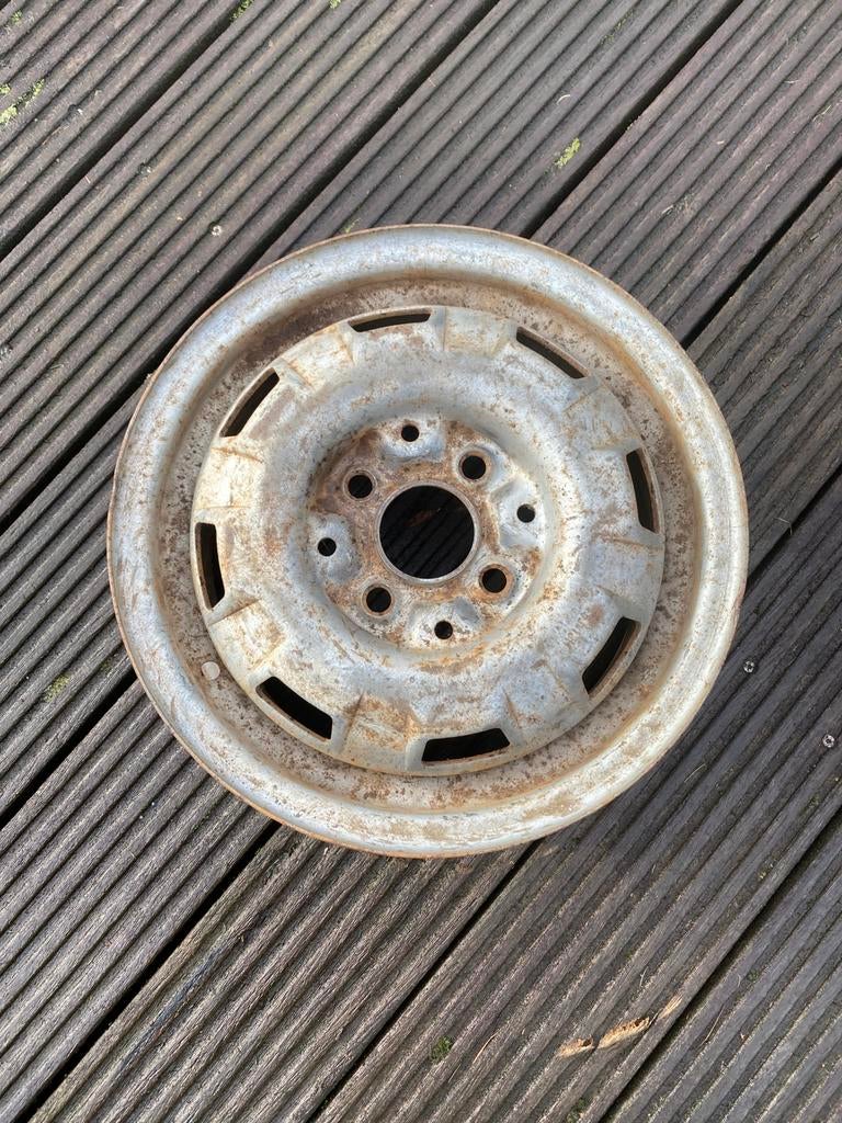 velg oldtimer (jaren 80)AUDI/VOLKSWAGEN 5J x 13H, Ophalen of Verzenden