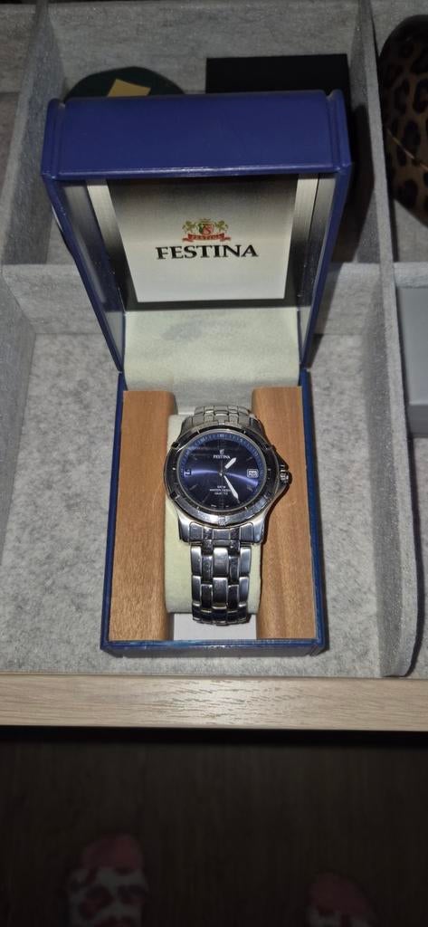 Montre festina, Enlèvement
