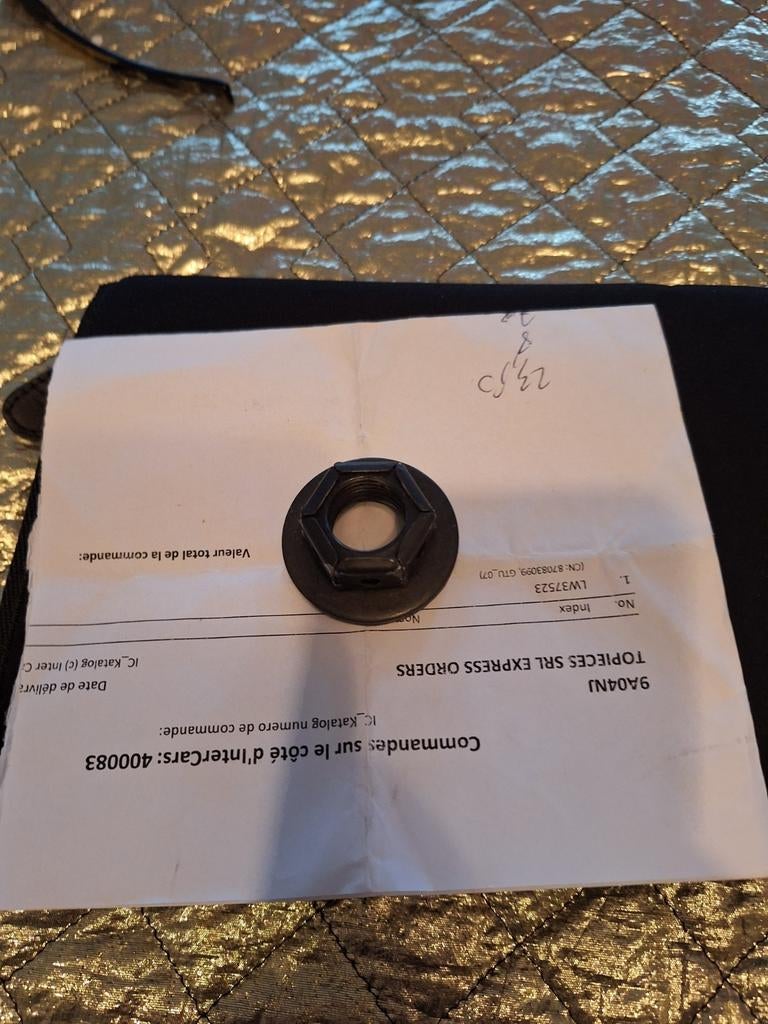 ecrou moyeu FORD Focus DAW DBW 1998-2007, Enlèvement ou Envoi, Neuf, Ford
