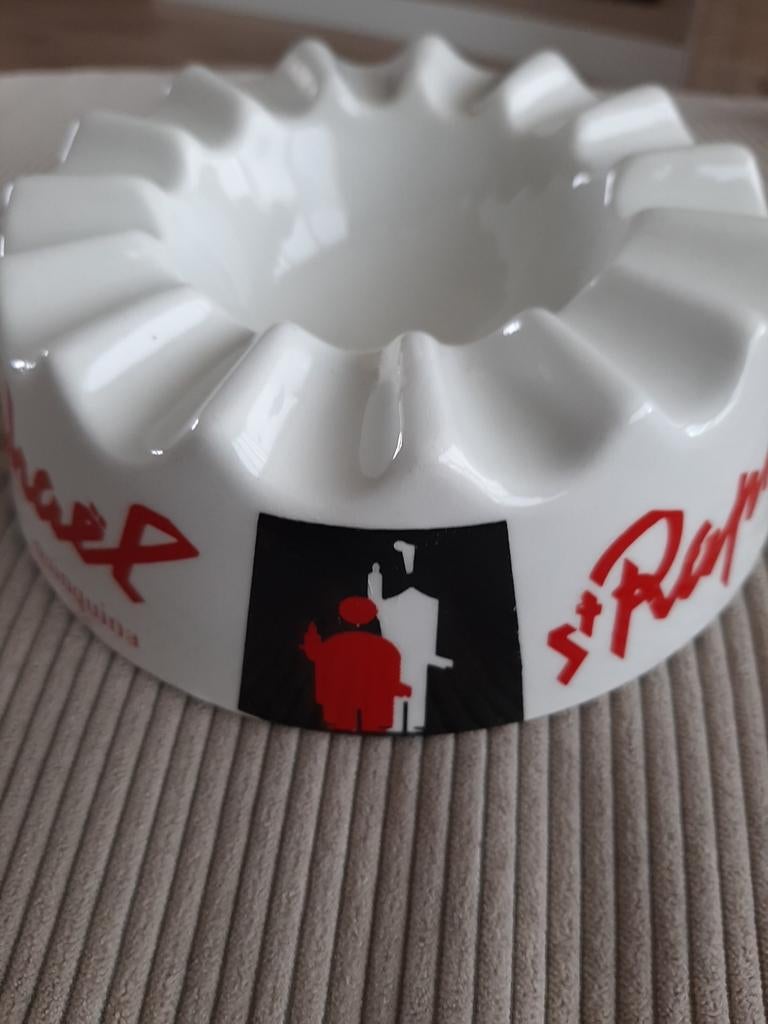 Vintage ST RAPHAEL asbak in wit keramiek, Verzamelen, Ophalen of Verzenden, Zo goed als nieuw, Asbak