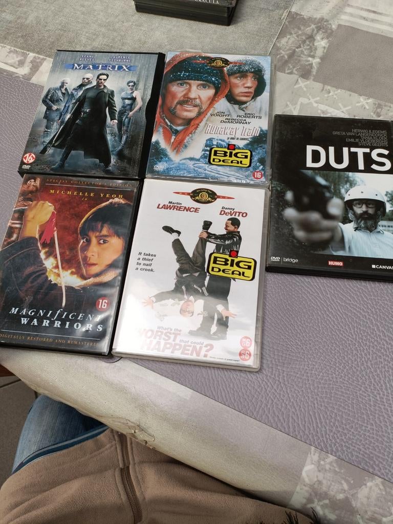 Matrix, Runaway Train, Magnificent warriors, Duits, What the, Ophalen of Verzenden, Zo goed als nieuw