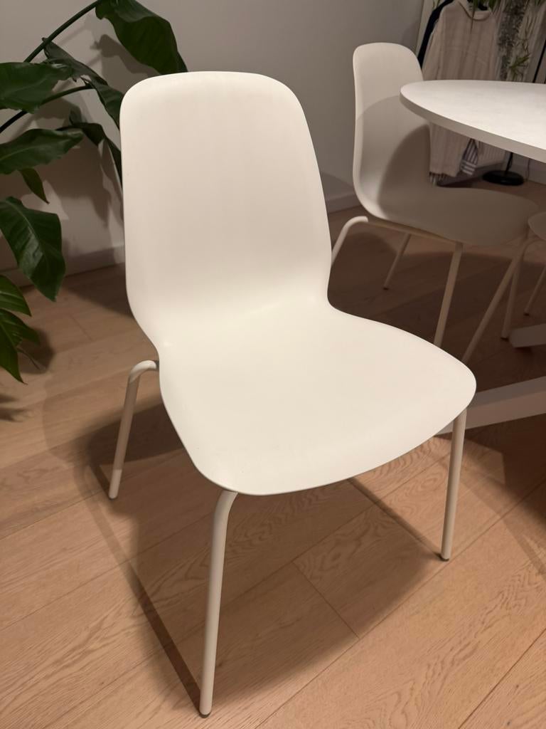 5 chaises blanches IKEA — Intemporelles et confortables, Enlèvement, Comme neuf, Blanc, Synthétique
