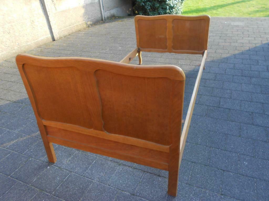 Lit simple en bois, Enlèvement, Une personne, Bois