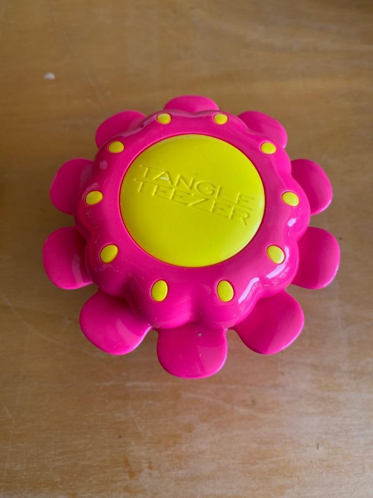 Haar borstel Tangle Teezer flower, Bijoux, Sacs & Beauté, Beauté | Soins des cheveux, Enlèvement, Comme neuf, Peigne ou Brosse