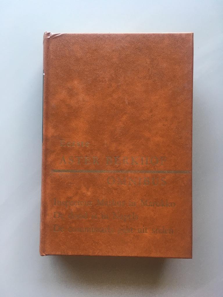 Eerste Aster Berkhof omnibus, Boeken, Romans, Gelezen, België, Ophalen of Verzenden