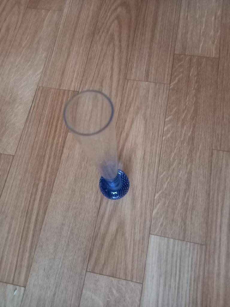 VASE EN VERRE AVEC BASE BULLE BLEUE, Enlèvement ou Envoi, Comme neuf
